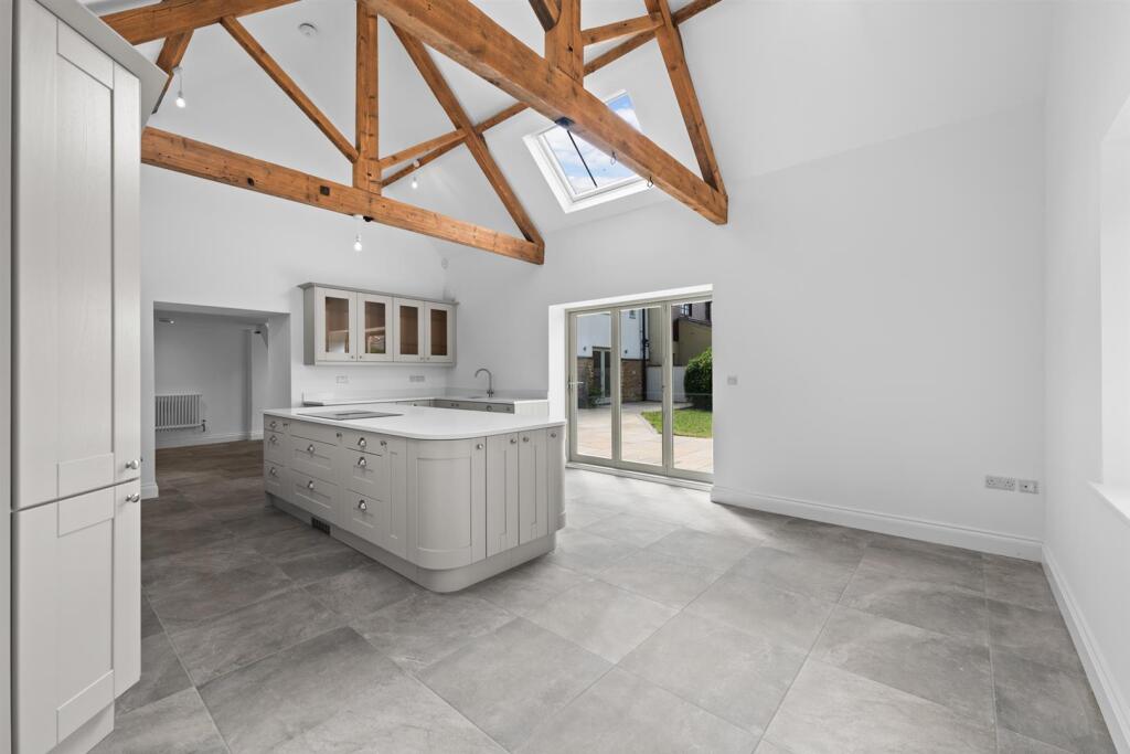 Castle View Road, Easthorpe - View 5