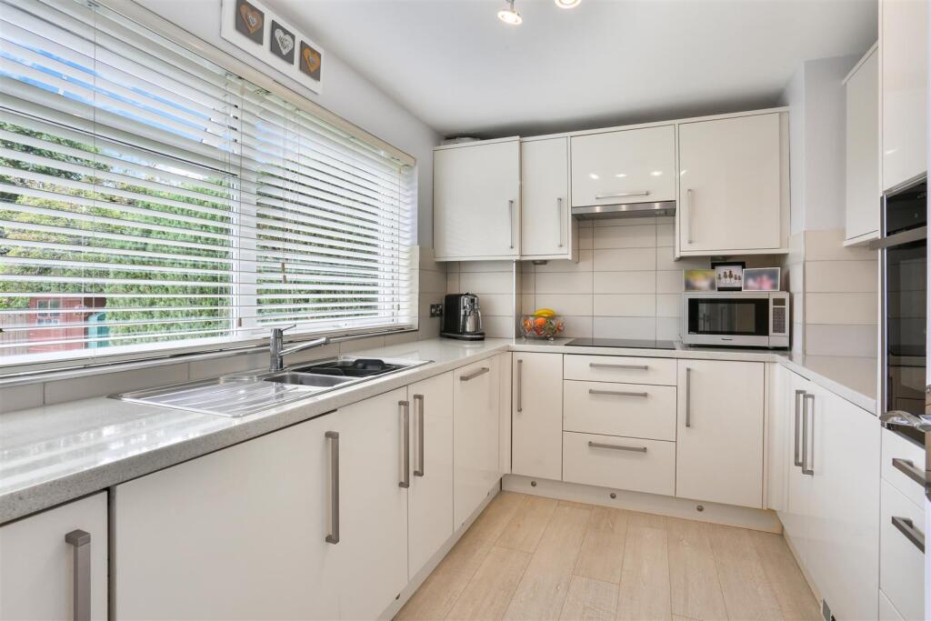 Apartment in London, Carshalton Beeches - View 3