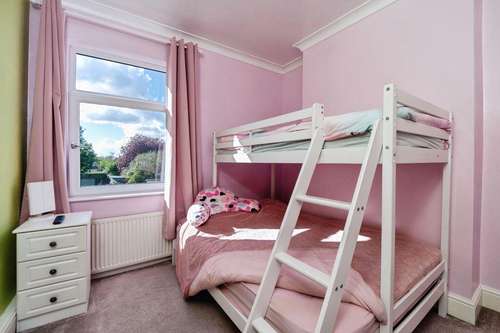 House in Cleethorpes, New Clee - More