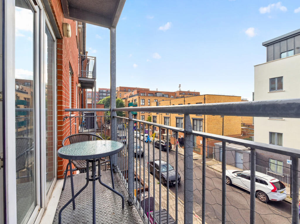 Apartment in London - View 5
