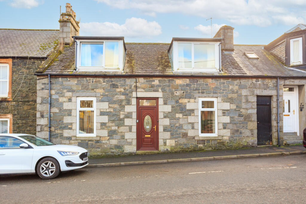 3-bed semi-detached on Princes Street, Newton Stewart, DG8, £150,000