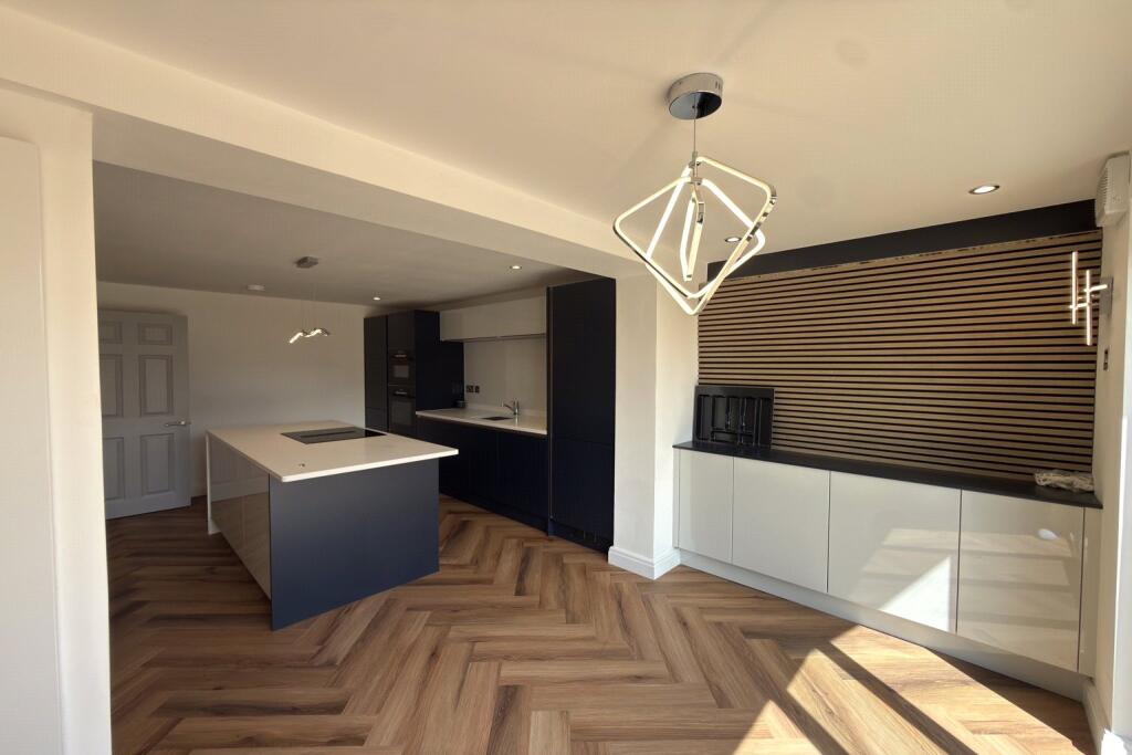 House in Elmbridge, Cobham - View 4