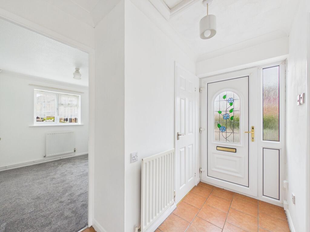 Violet Way, Yaxley, PE7 photo 4