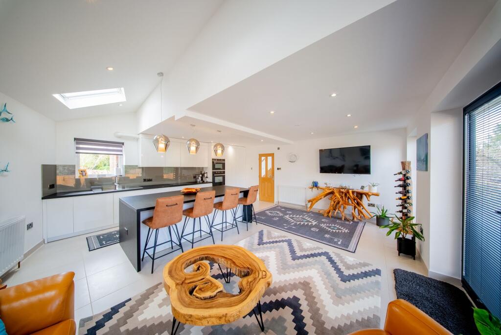 Winmarith Drive, Hale Barns, WA15 - Изглед 2