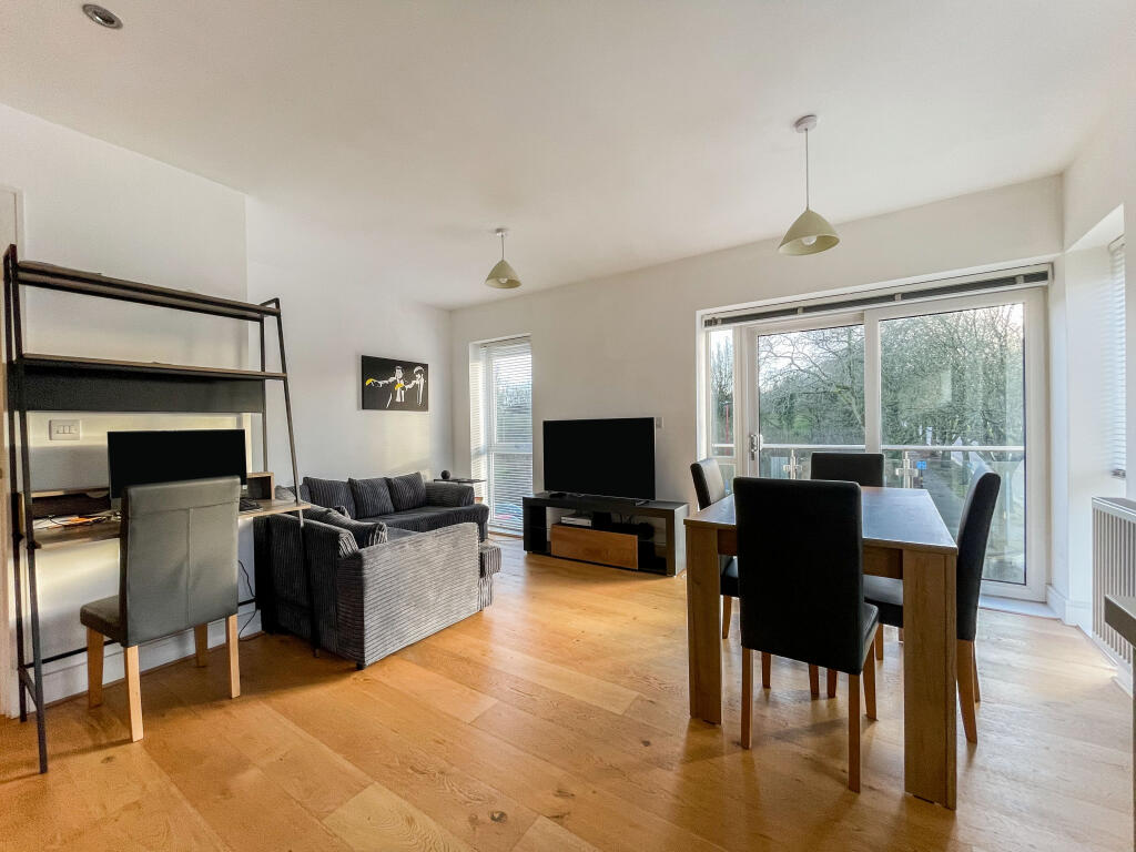 Apartment in Birmingham, West Midlands - View 4