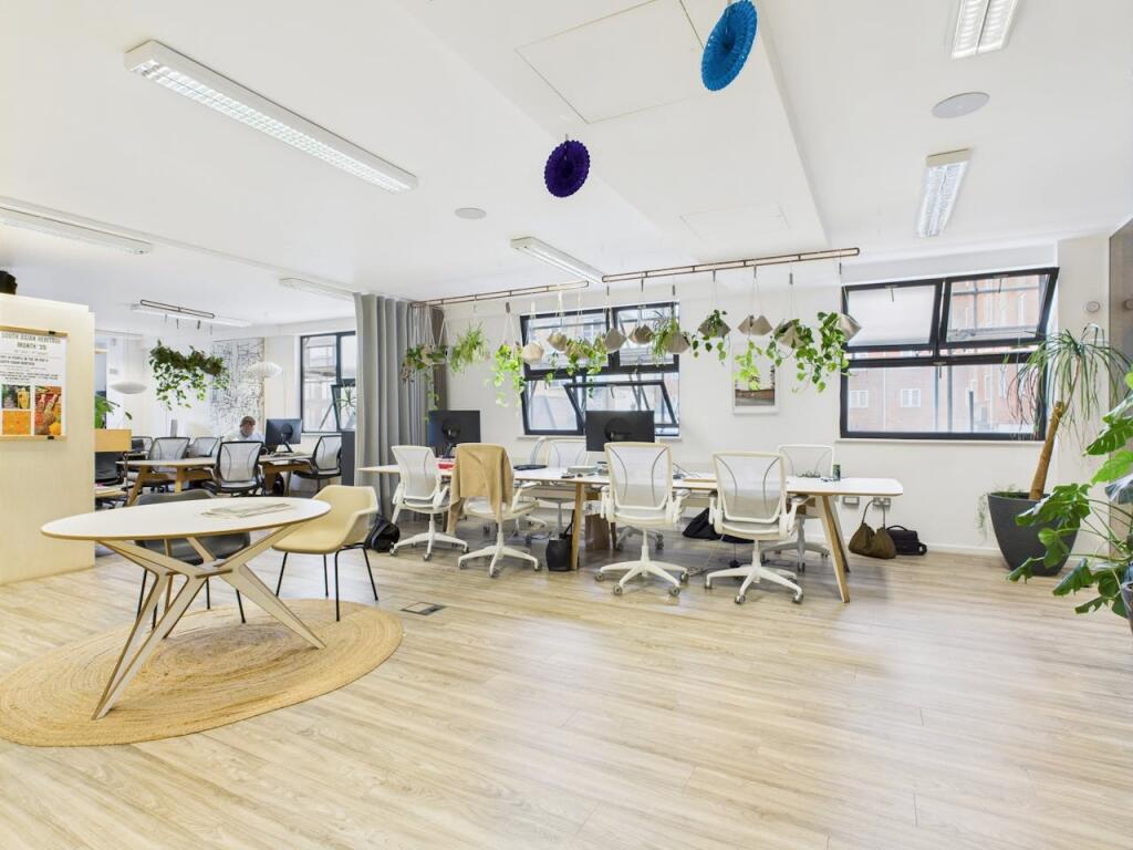 Main image of property: Unit 3, 9 Bell Yard Mews, Bermondsey Street, London, SE1 3UY