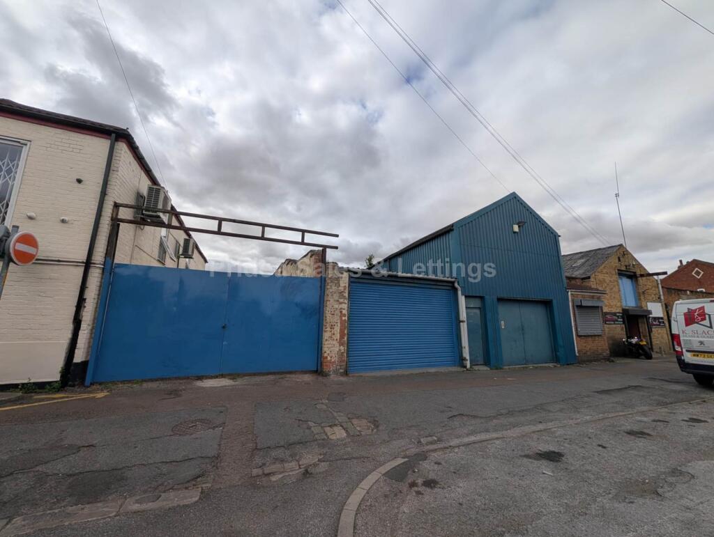 Main image of property: Garage, Pillard House Lane, Gainsborough