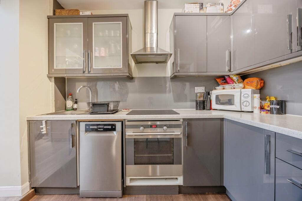 Main image of property: Wellow Walk, Carshalton, SM5