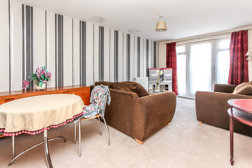 Apartment in Northampton - View 4