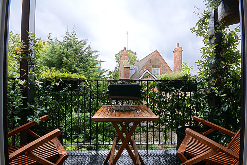 Main image of property: Tower Gate, Pages Walk