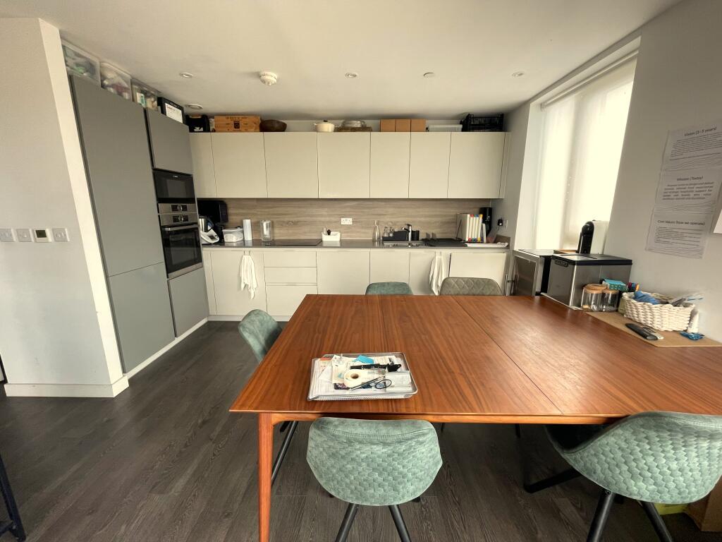 Apartment in London - View 5