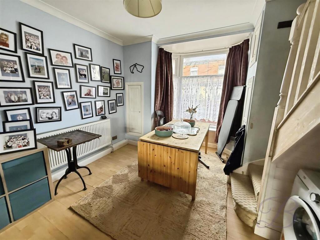 House in Nottingham - View 5