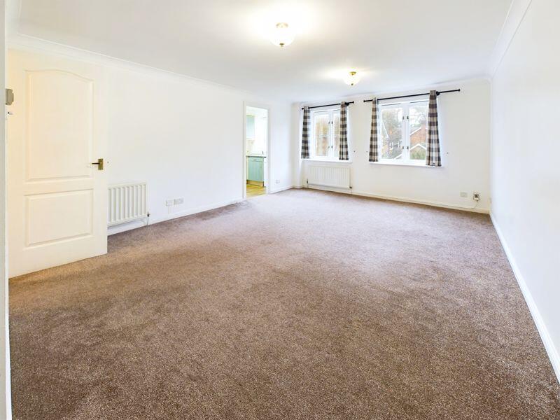 Apartment in Croydon - View 3