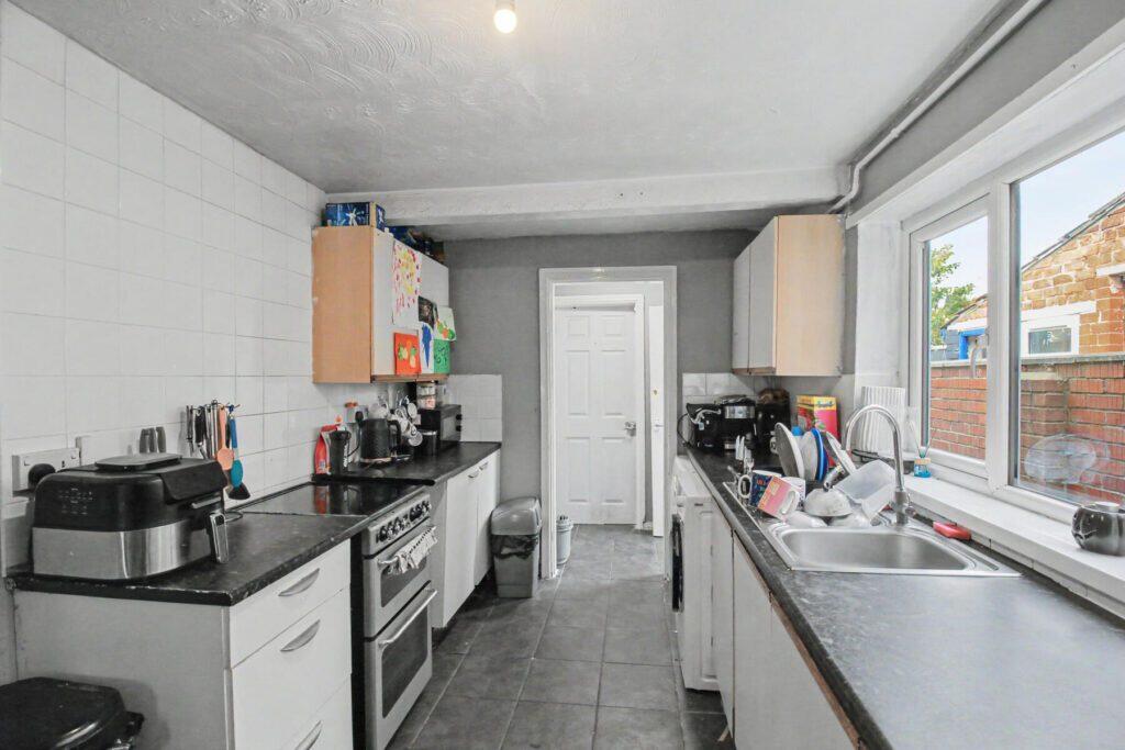 House in Doncaster, North East Lincolnshire - View 3