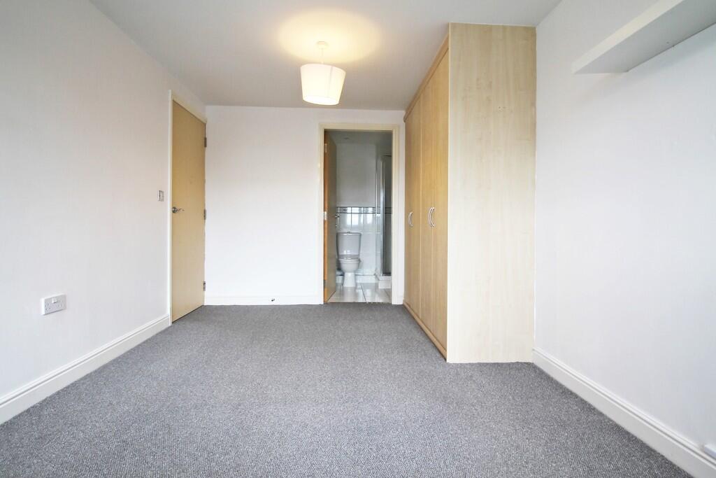 Apartment in Warrington, Old Hall, Great Sankey - More