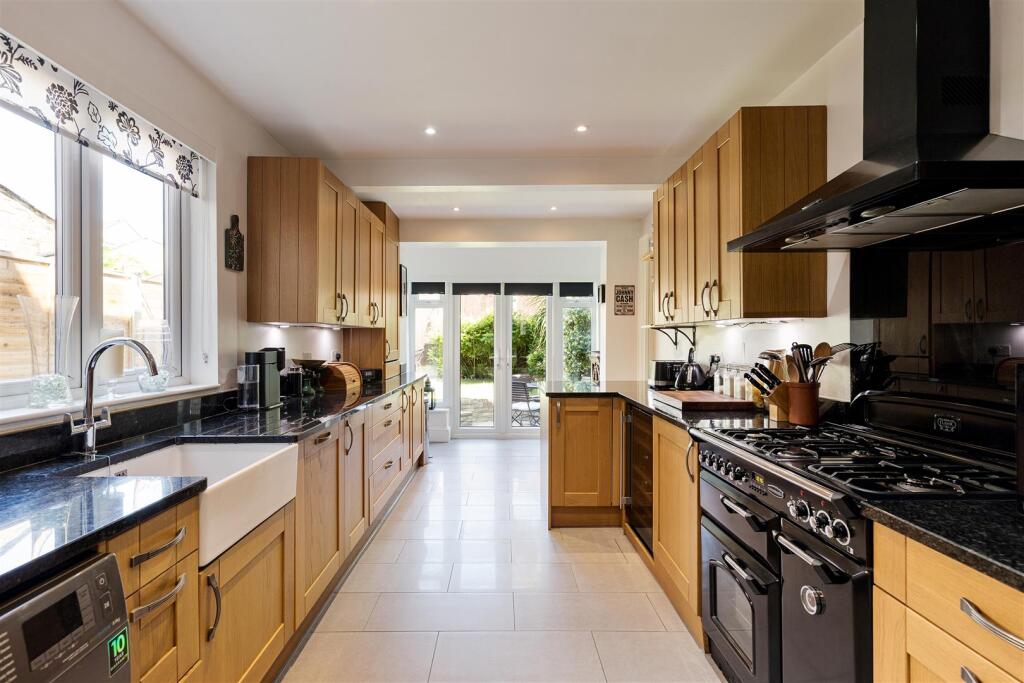 House in London, Whipps Cross, Leyton - View 2