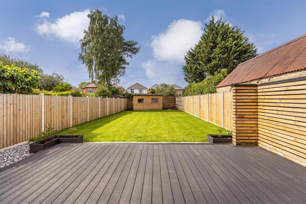 Refurbished 4 Bedroom Detached Home In Oswald Road, Bournemouth photo 3