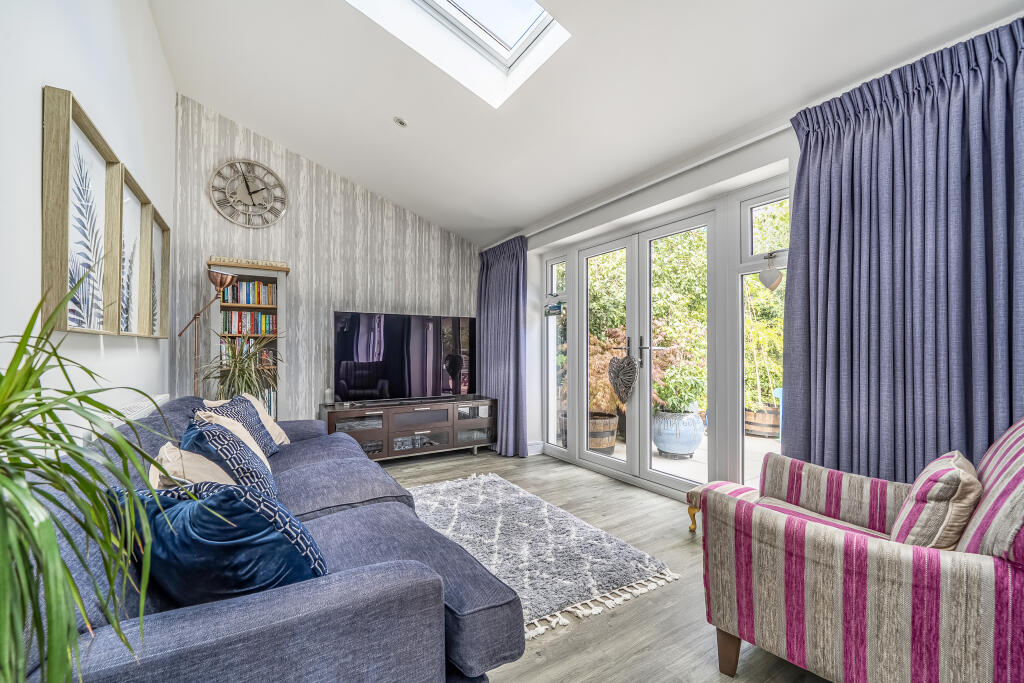 House in Tonbridge - More