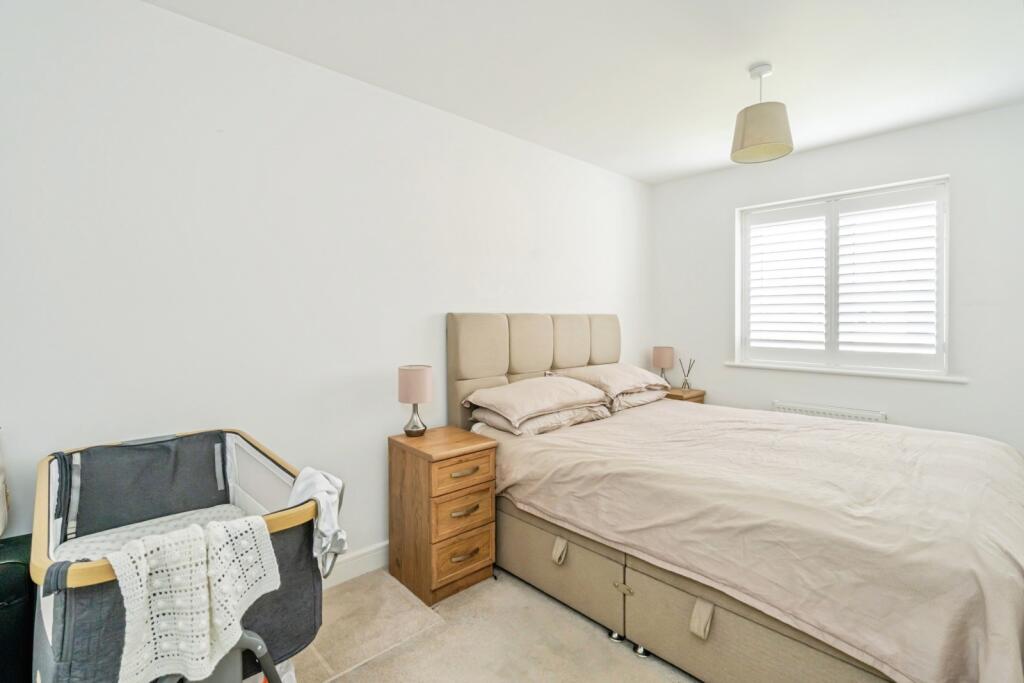 Squires Grove, Eastergate, Chichester, West Sussex, PO20 photo 4
