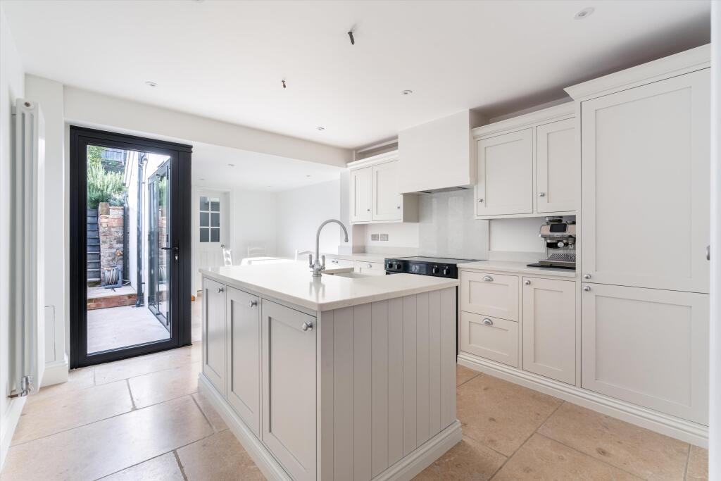 House in Guildford, Charlotteville - View 2