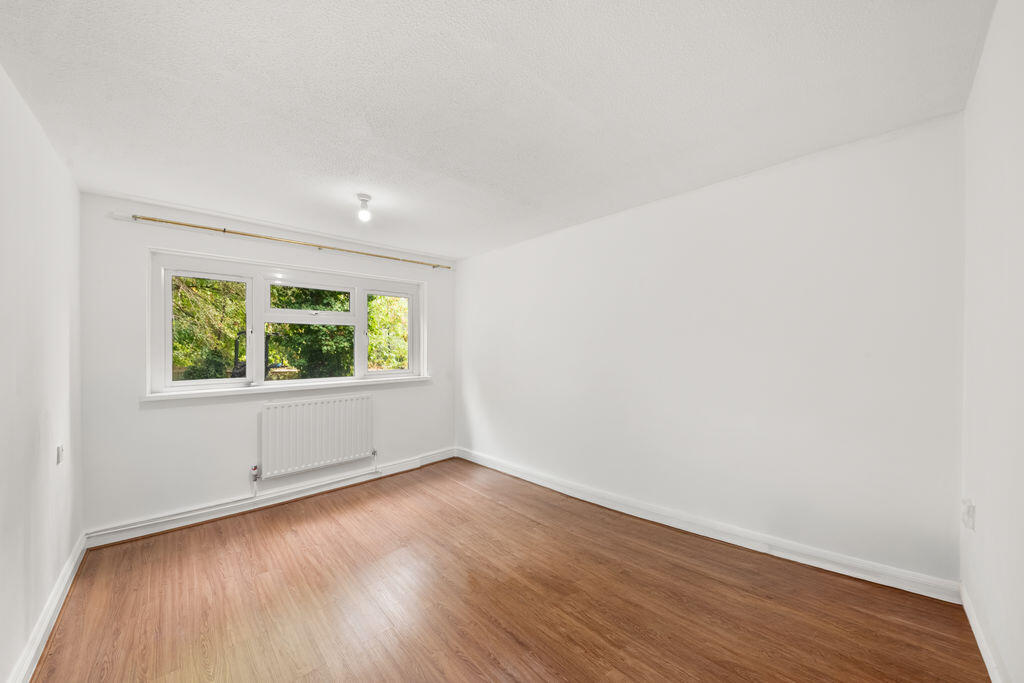 Apartment in Southall - View 5