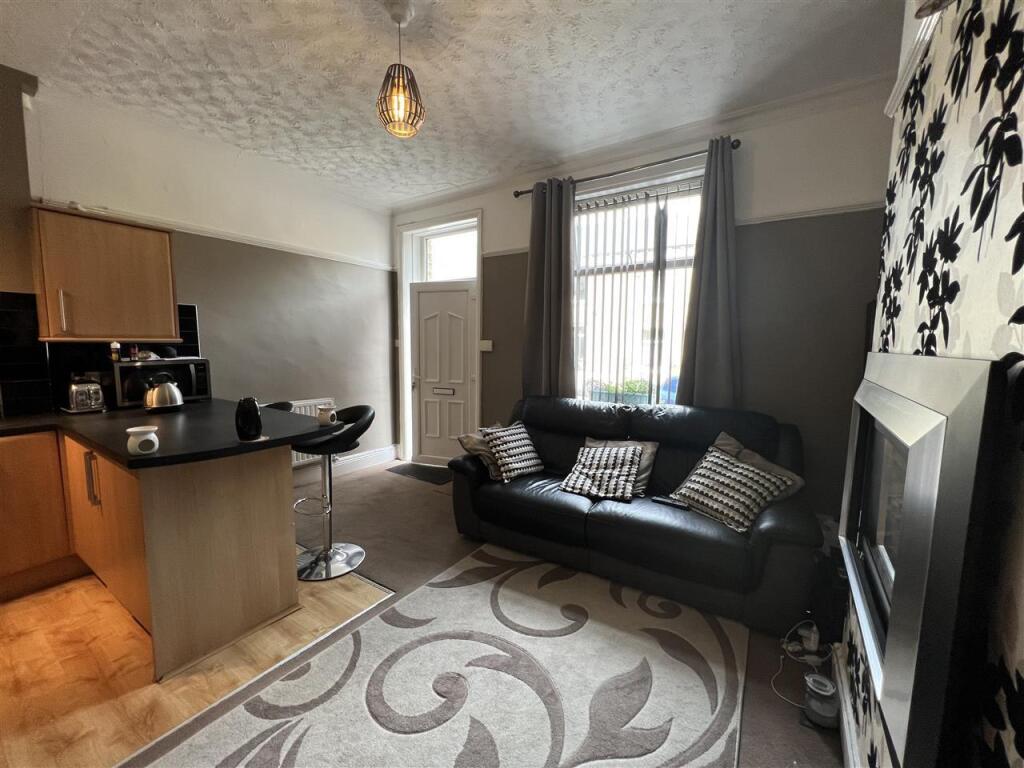 House in Bradford, Pickles Hill, Slack Side - View 3