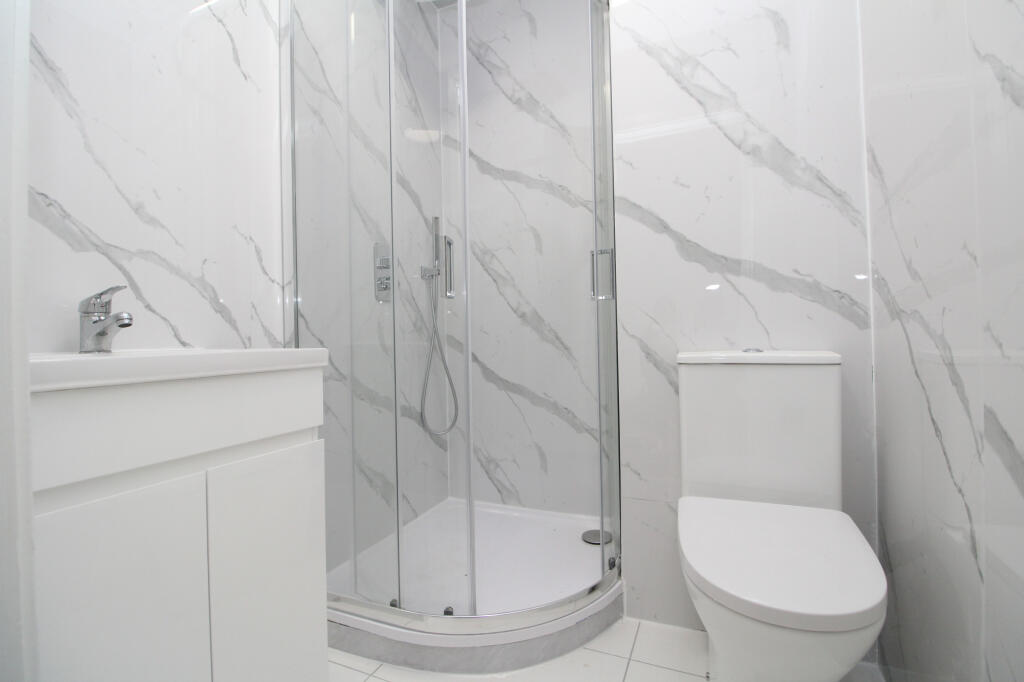 Apartment in Gravesham, Milton - View 4