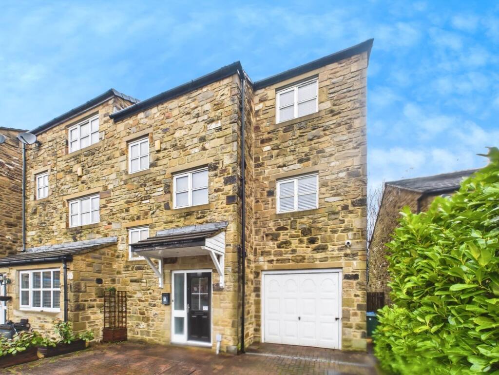 Main image of property: Pepper Hill Lea, Keighley, BD22 7AQ