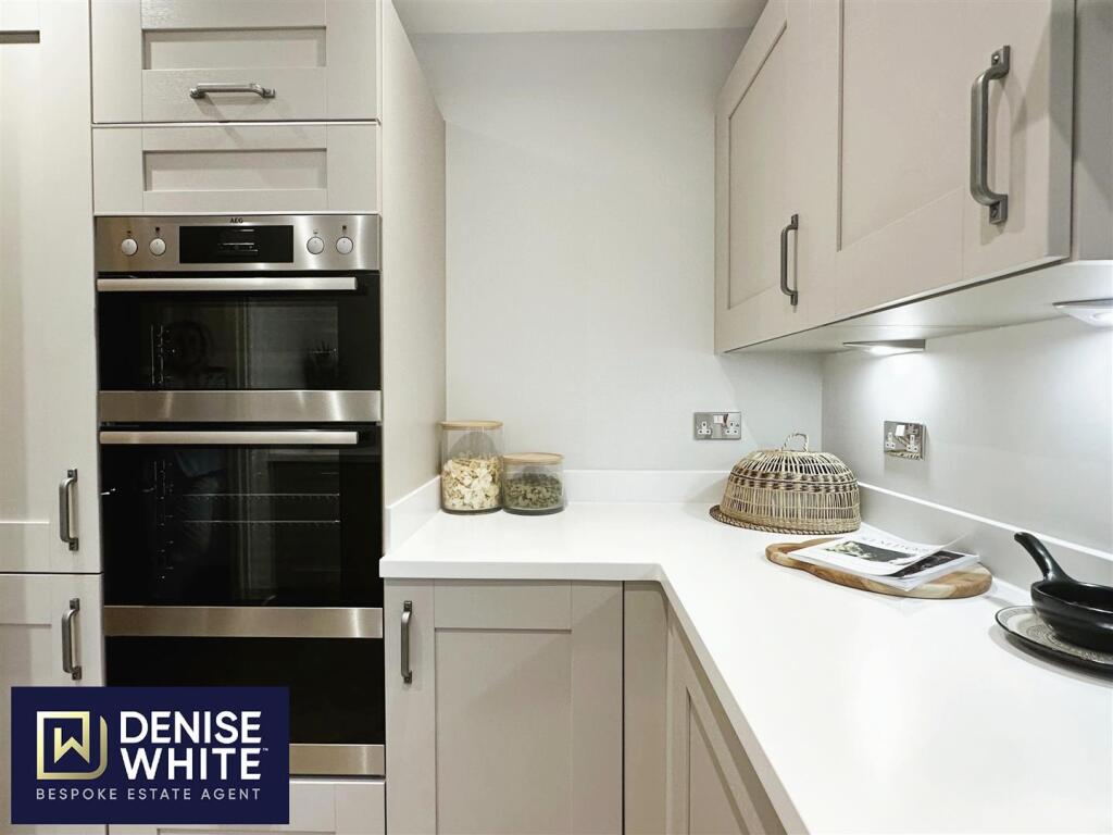 House in Stoke-on-Trent, Weston Coyney - View 3