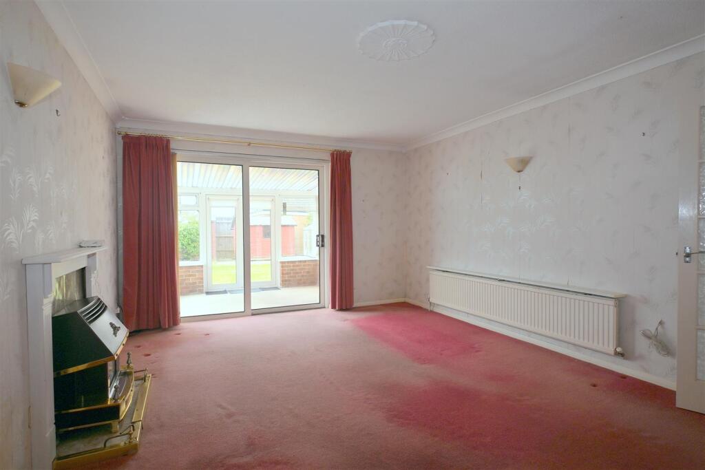 Tolkien Road, Langney, Eastbourne photo 4