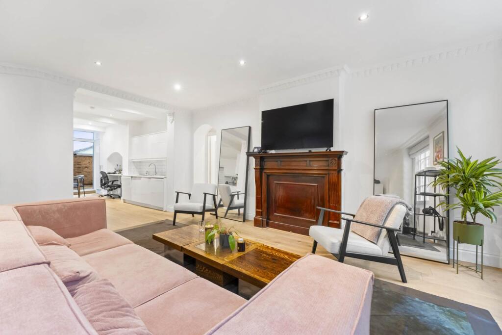 Main image of property: Cleveland Square, Lancaster Gate, W2