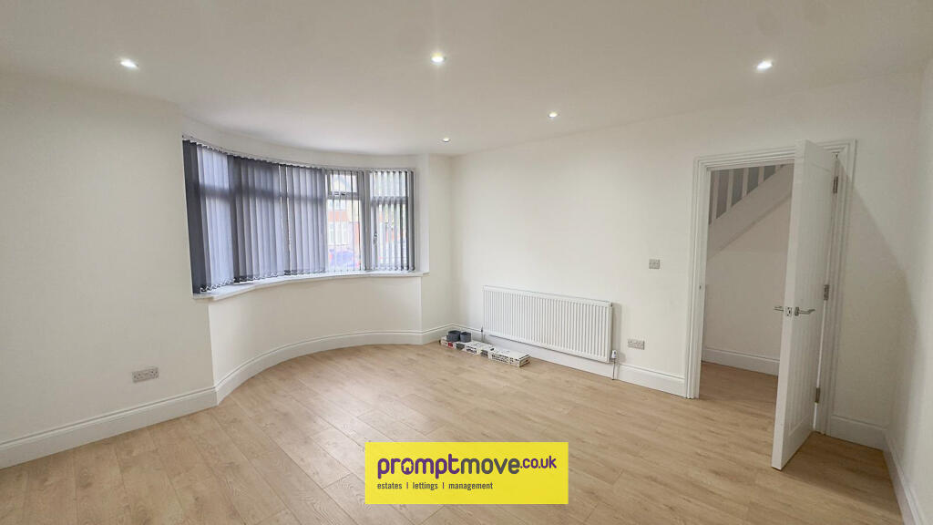 House in Luton - View 2