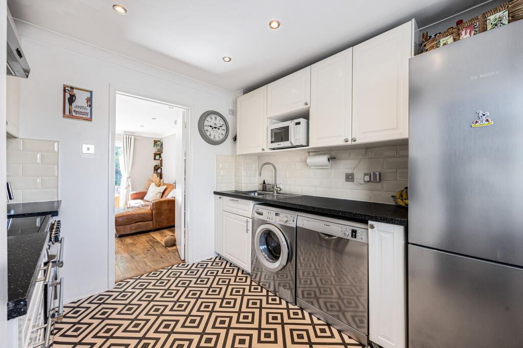 House in Hemel Hempstead, High Wycombe Community Board - View 5