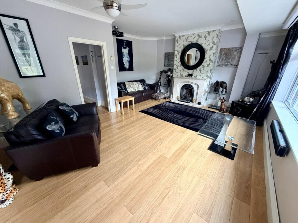House in Basingstoke and Deane, Kempshott - View 5