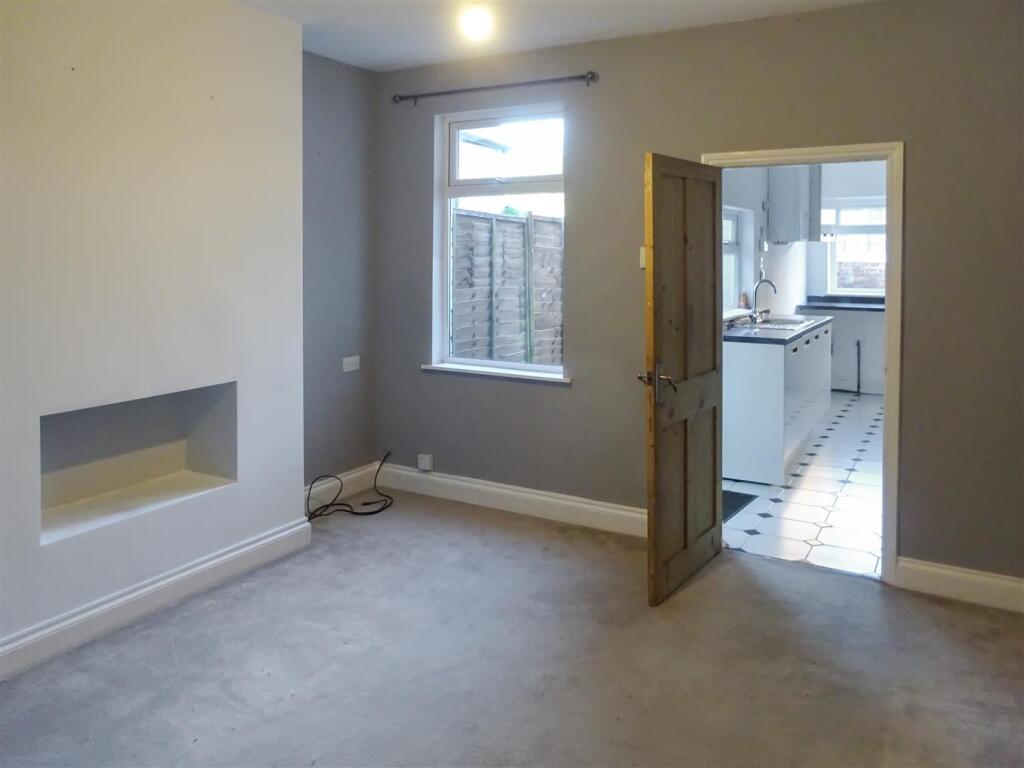 House in Kettering, Avondale - View 3
