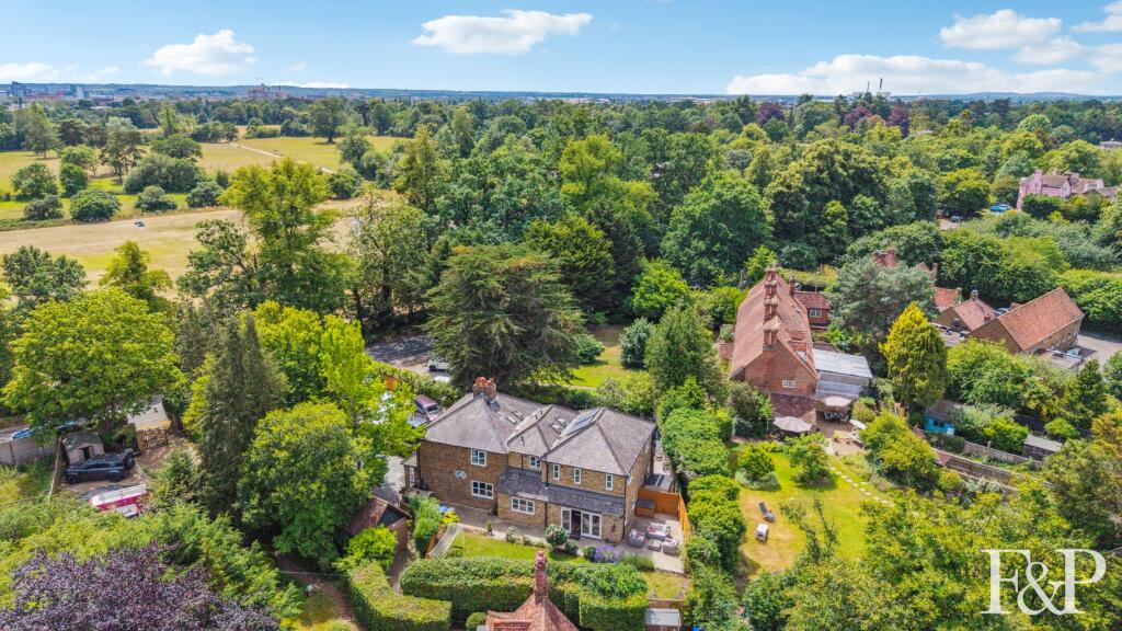 House in Slough - View 3