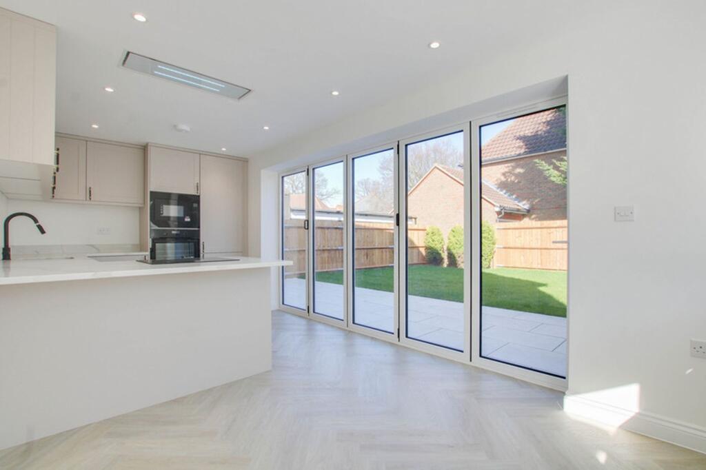 House in Southend-on-Sea - View 3