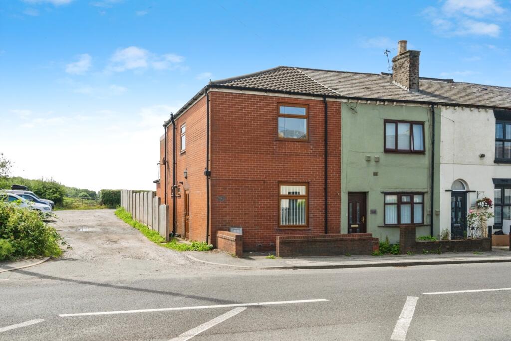 2-bed terraced on Chorley Road, Westhoughton, Bolton, Greater Manchester, BL5, £200,000