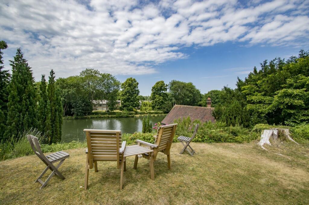 Main image of property: Cleeve Road, Goring, Reading, Oxfordshire, RG8