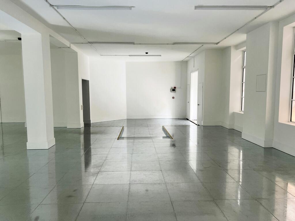2024 09 04  22 Upper Woburn Place London WC1H 0HW  internal 5.JPG