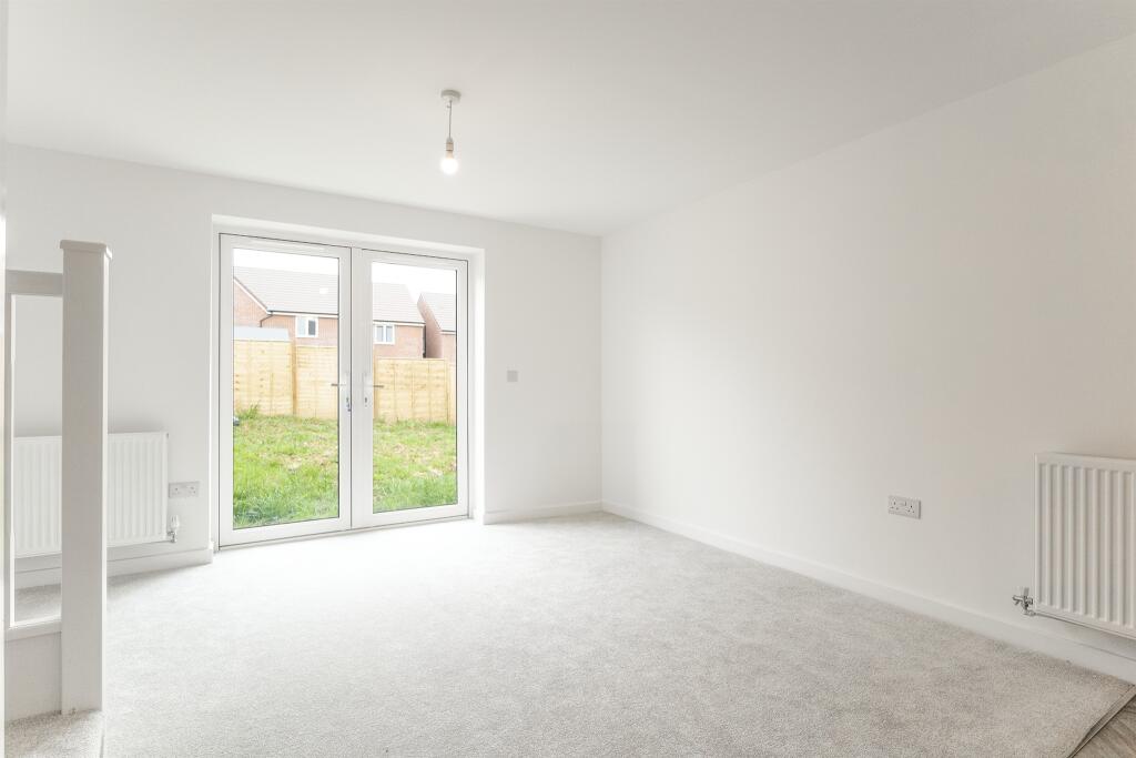 Homington Avenue, Coate, Swindon photo 4