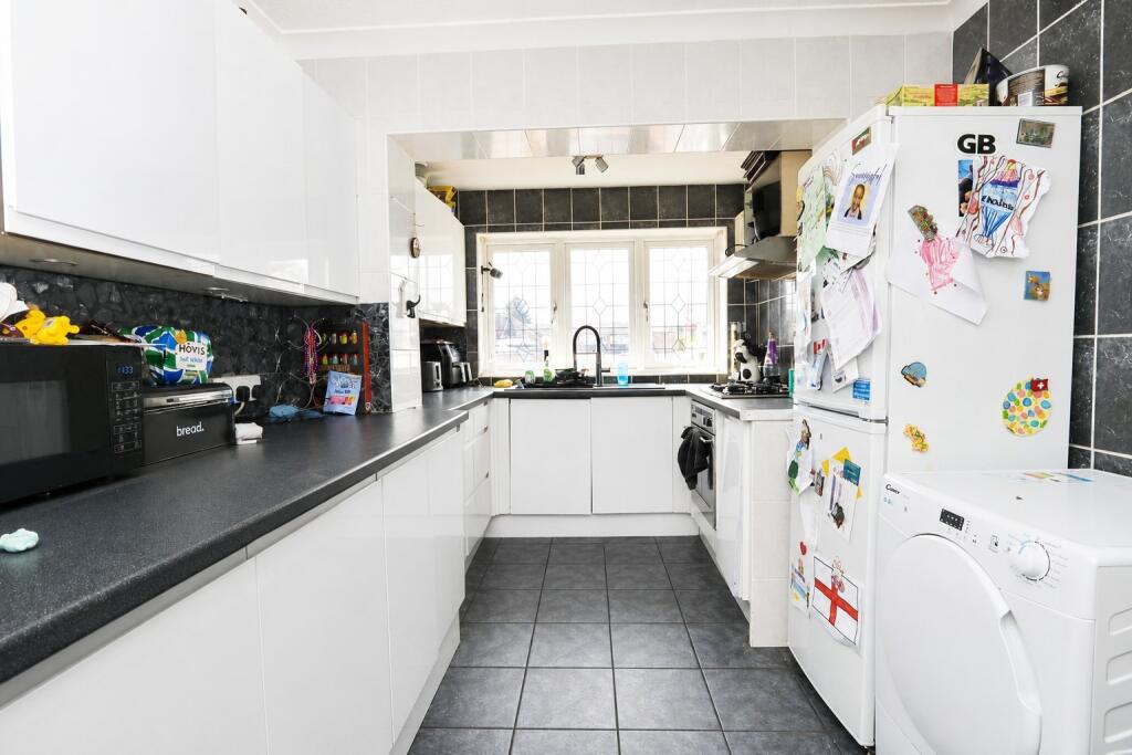 House in Southend-on-Sea - View 5