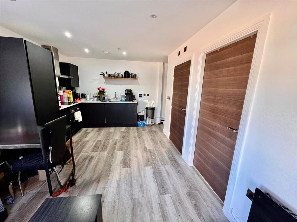 Apartment in Birmingham, West Midlands - More