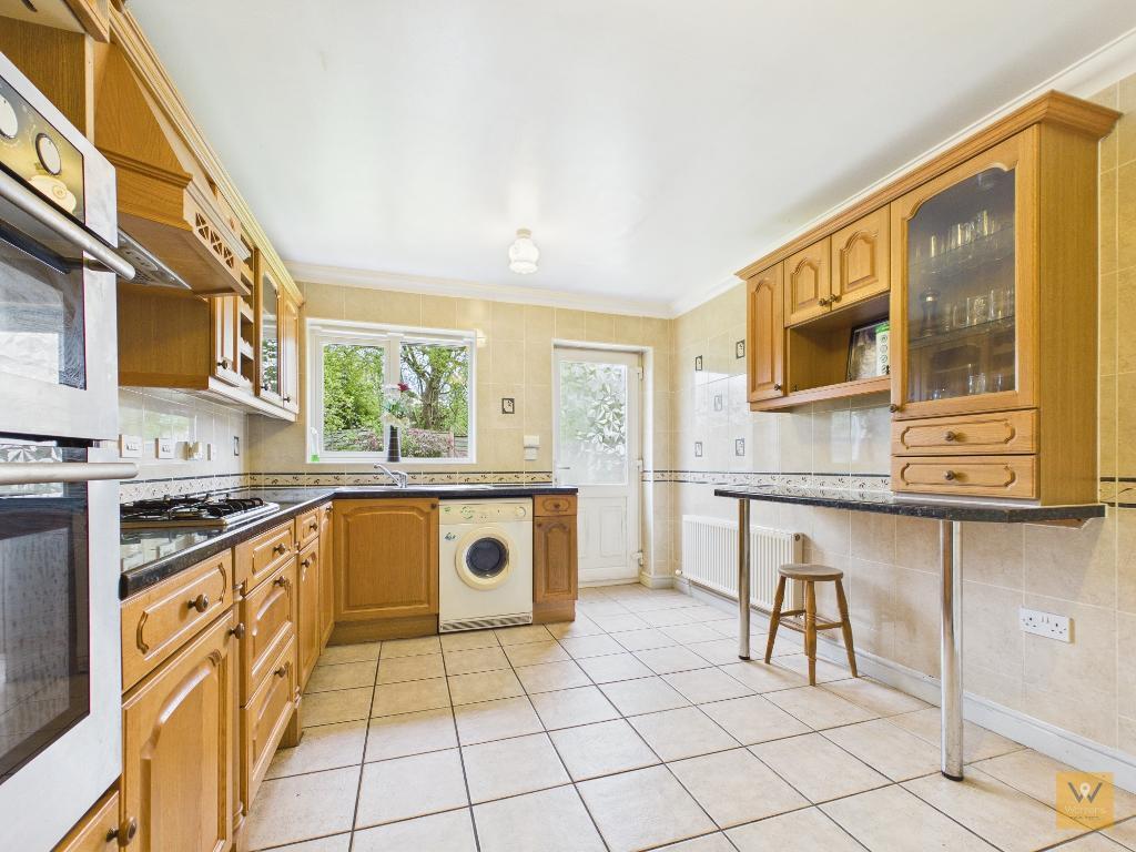 Willow Bank Close, Offerton, Stockport, SK2 5GB photo 4