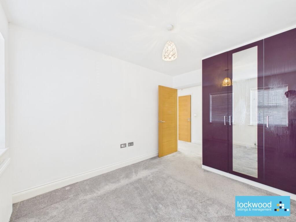 Apartment in Spelthorne, Surrey - More