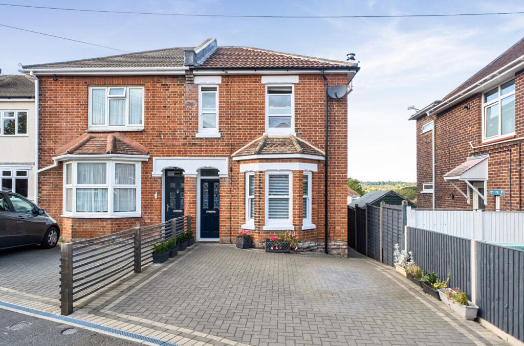 Main image of property: Newton Road, Bitterne Park, Southampton, Hampshire, SO18
