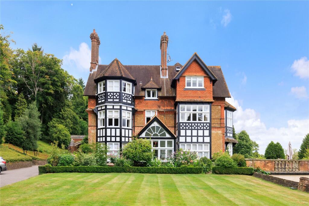 Snowdenham Hall, Snowdenham Lane, Bramley, Guildford, GU5 - View 6