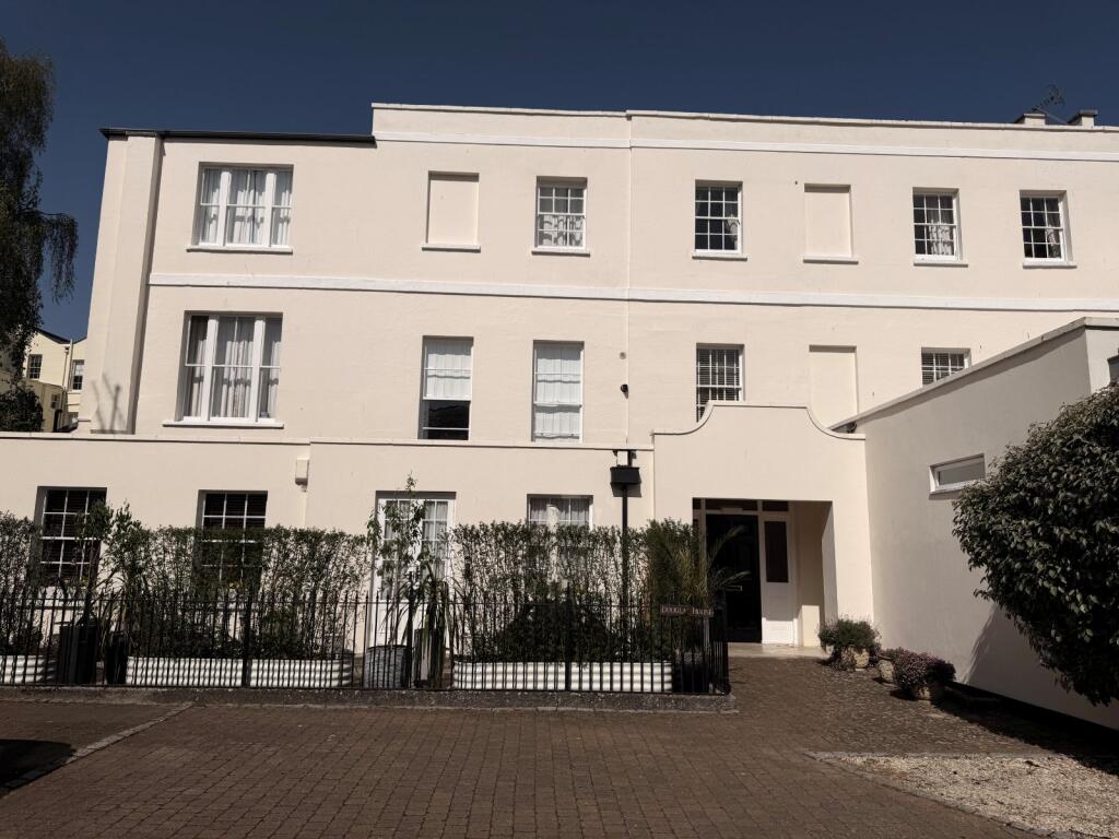 Main image of property: Vittoria Walk, Cheltenham, Gloucestershire, GL50