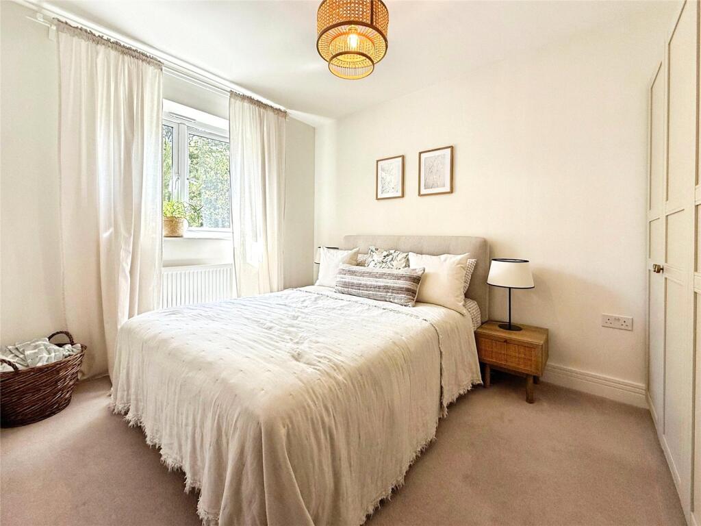 Apartment in Reading - View 3