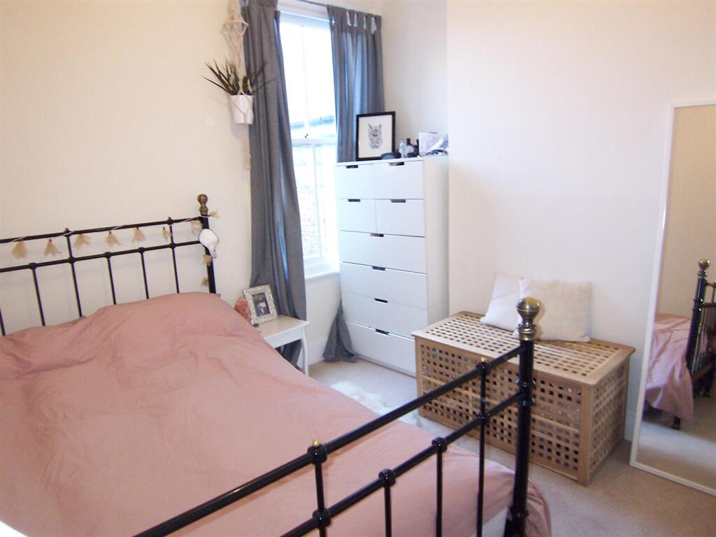 Apartment in London - View 5